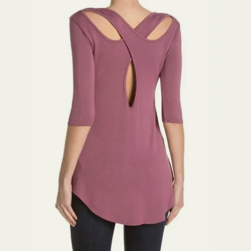 Baea Criss-Cross Back Scoop Neck 3/4 Sleeve Tunic Top